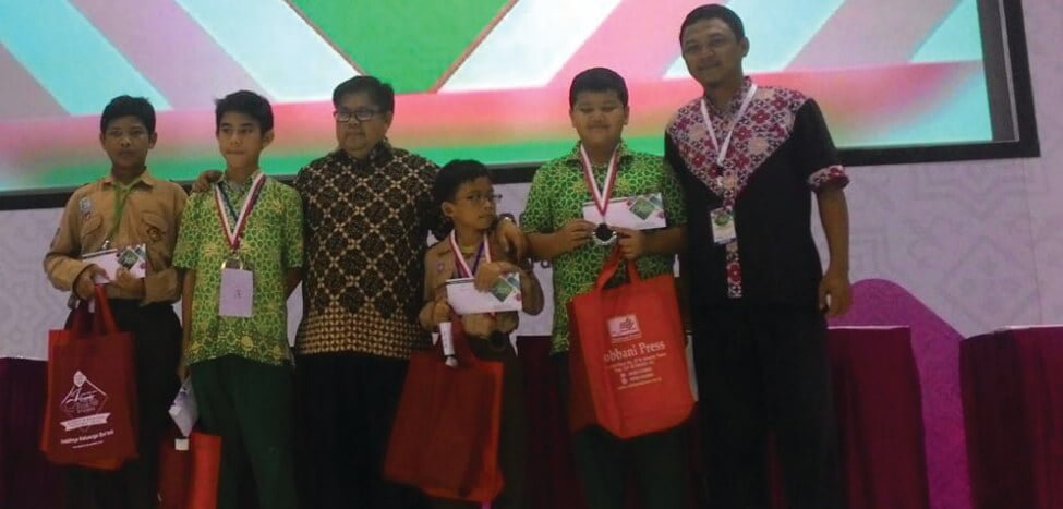 Fauzan dan Izzan Raih Juara di Cerdas Cermat JSIT IBF 2016