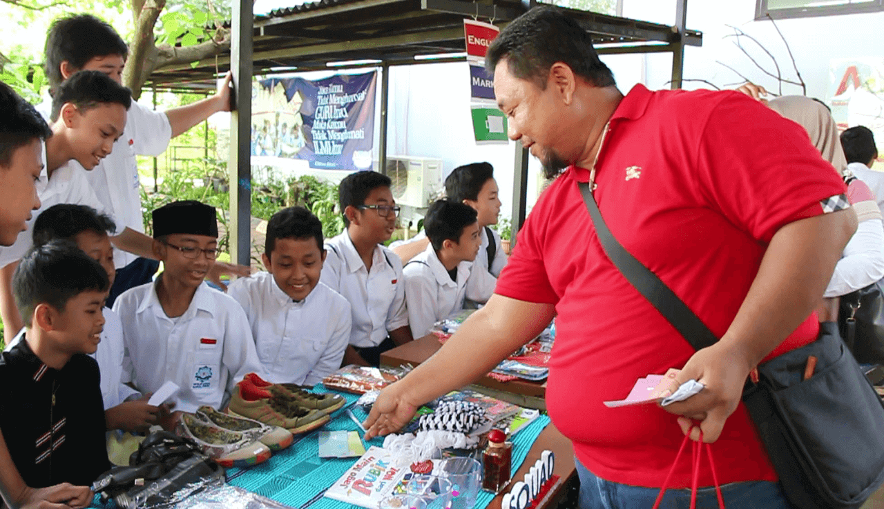Ada English Market Day di SMPIT Nurul Fikri