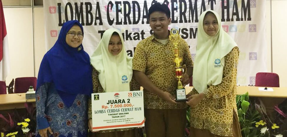 SMAIT Nurul Fikri Juara 2 Lomba Cerdas Cermat HAM 2017