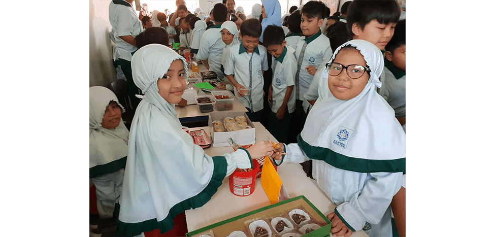 Keseruan Market Day di SDIT Nurul Fikri