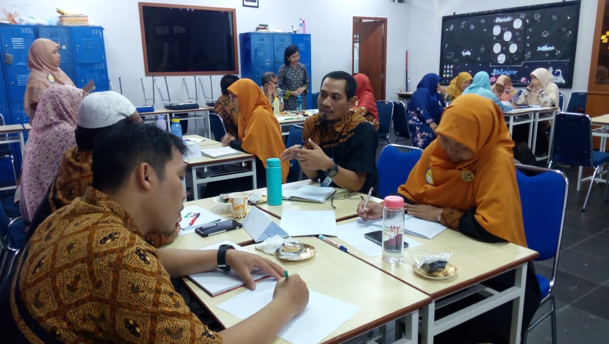 Mari, Terapkan Disiplin Positif Tanpa Kekerasan