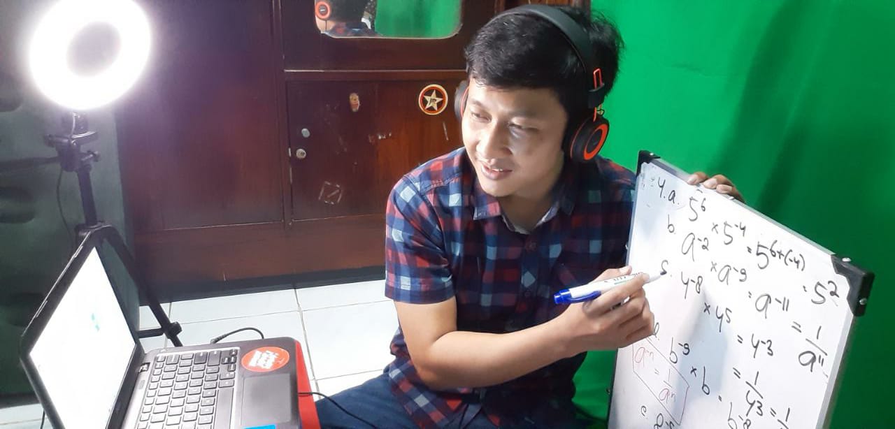 Suasana Pembelajaran Jarak Jauh di SMPIT Nurul Fikri