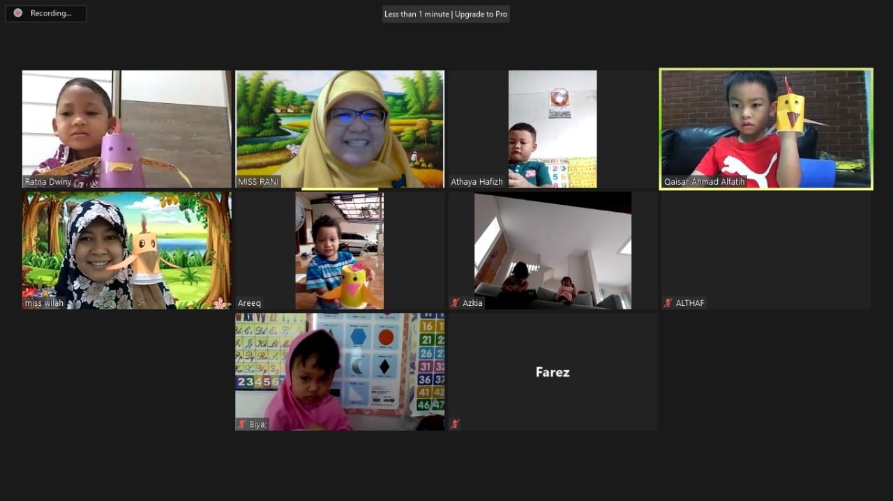 Senangnya Membuat Kreasi Ayam Bersama Bu Guru