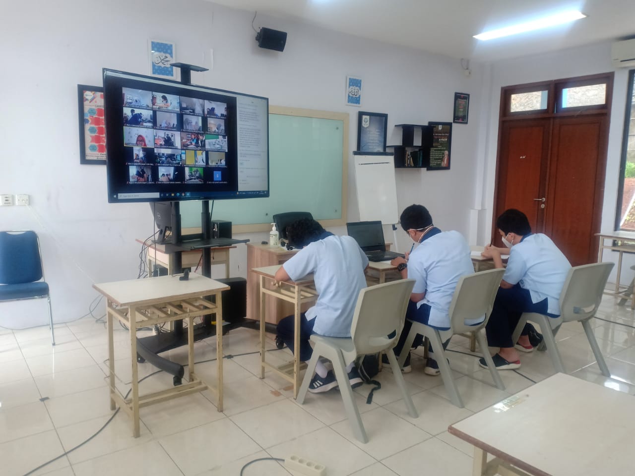 SMPIT Nurul Fikri Ikut Olimpiade Matematika (OPTIKA) 21