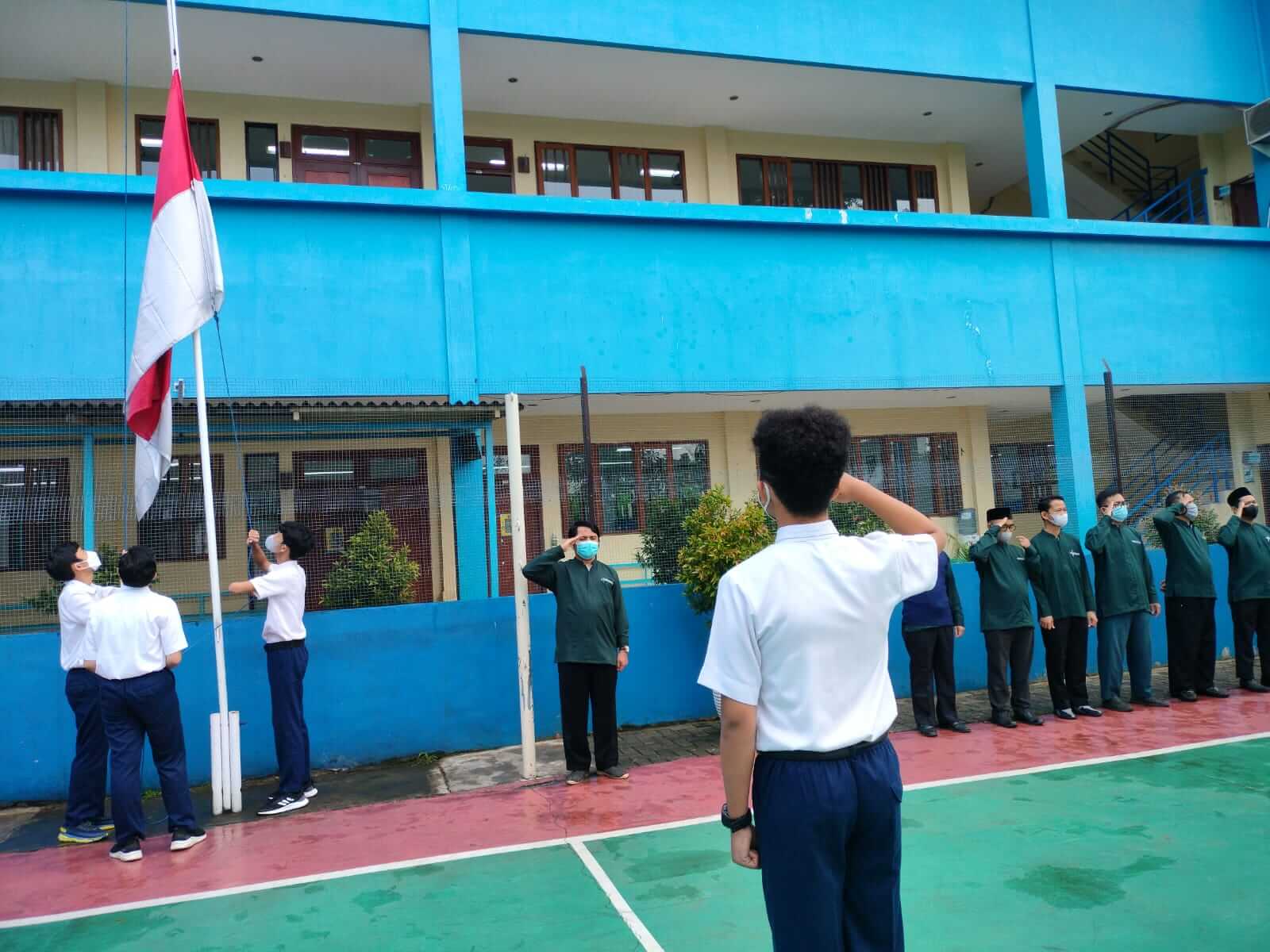Tanamkan Kedisiplinan dan Nasionalisme Lewat Upacara Bendera