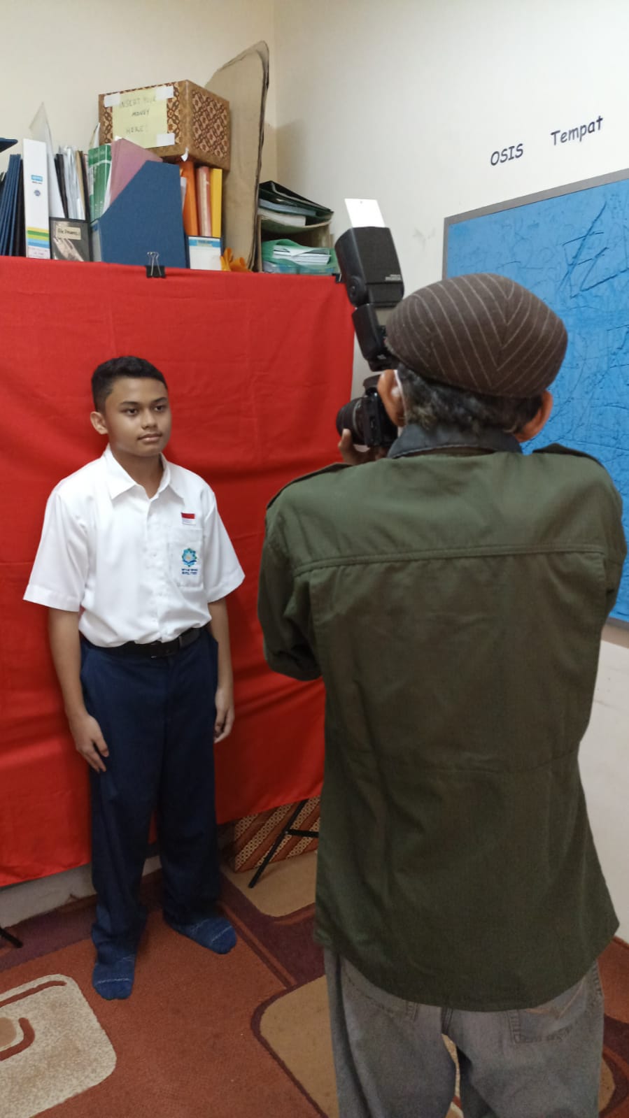 Pelajar SMPIT Nurul Fikri Ikut Pembuatan Kartu Pelajar