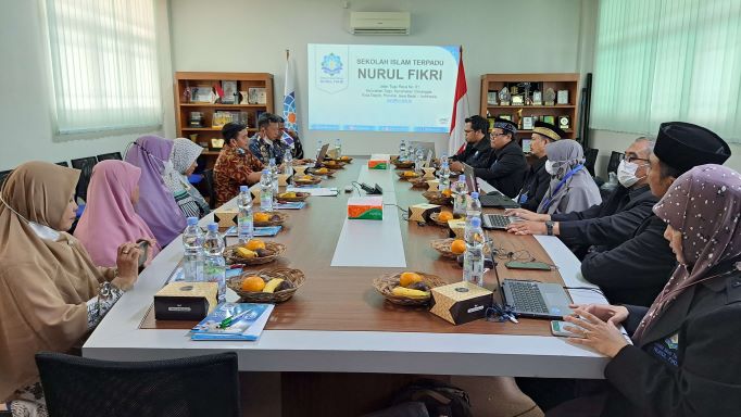 Yayasan Al Fikri Painan Lakukan Studi Banding ke SIT Nurul Fikri