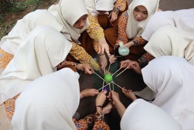 Friendship Day SMAIT Nurul Fikri: Merajut Kebersamaan di Ragunan Zoo