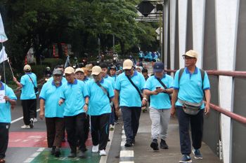 Together in Steps, Forever in Harmony: Fun Walk Warnai Milad 4 Windu Nurul Fikri